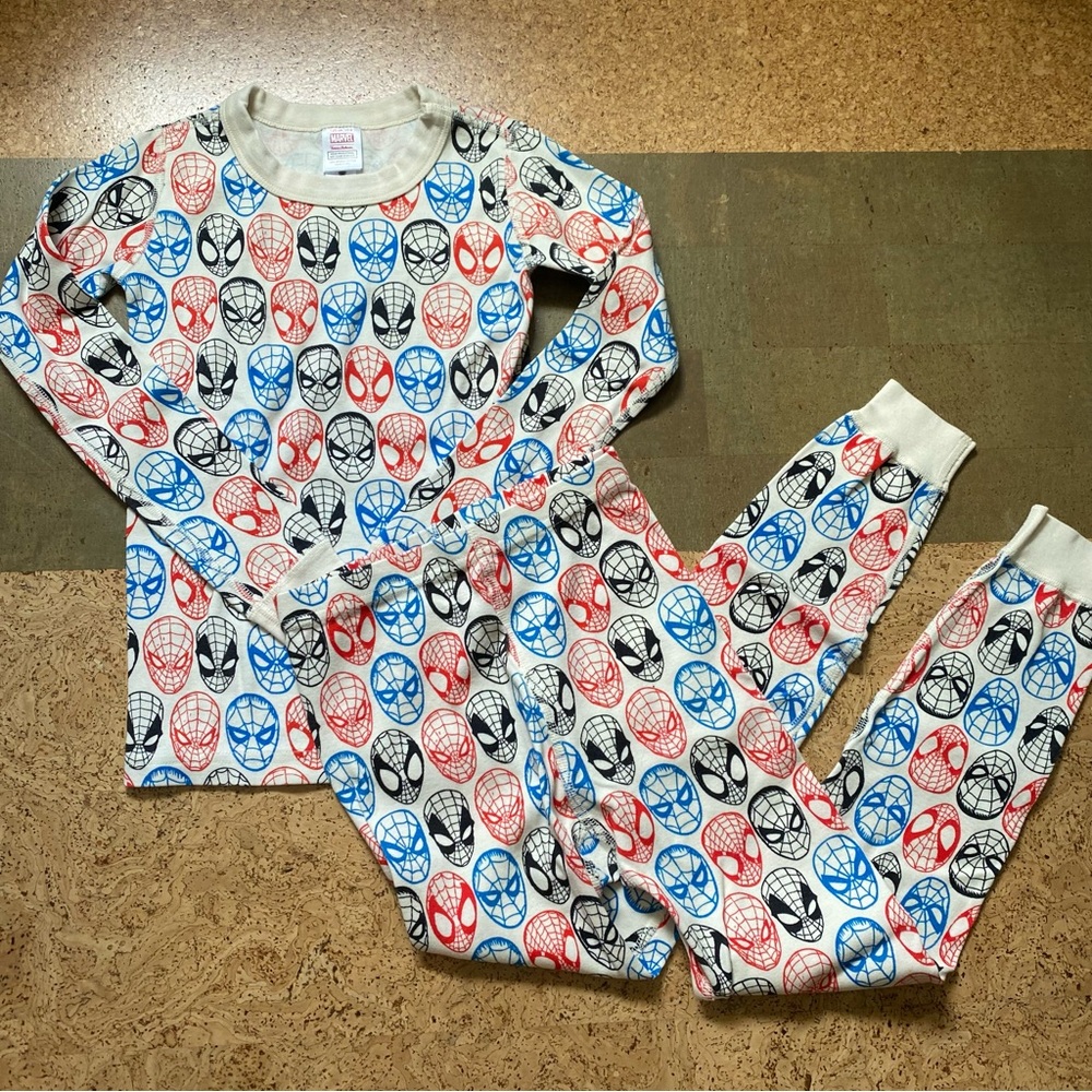 NWOT Hanna Andersson Marvel size 8 spiderman long John pajamas